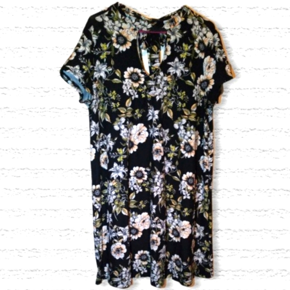 Sauci floral dress size large